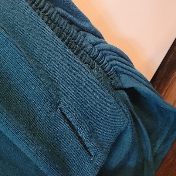 Athleta Ruched Sweatshirt - Picture 4 of 5